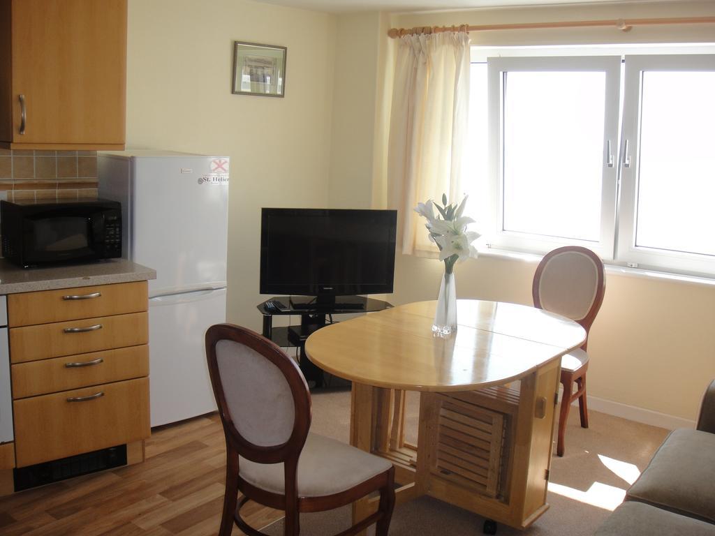 Beau Rivage Apartment St Brelade Room photo